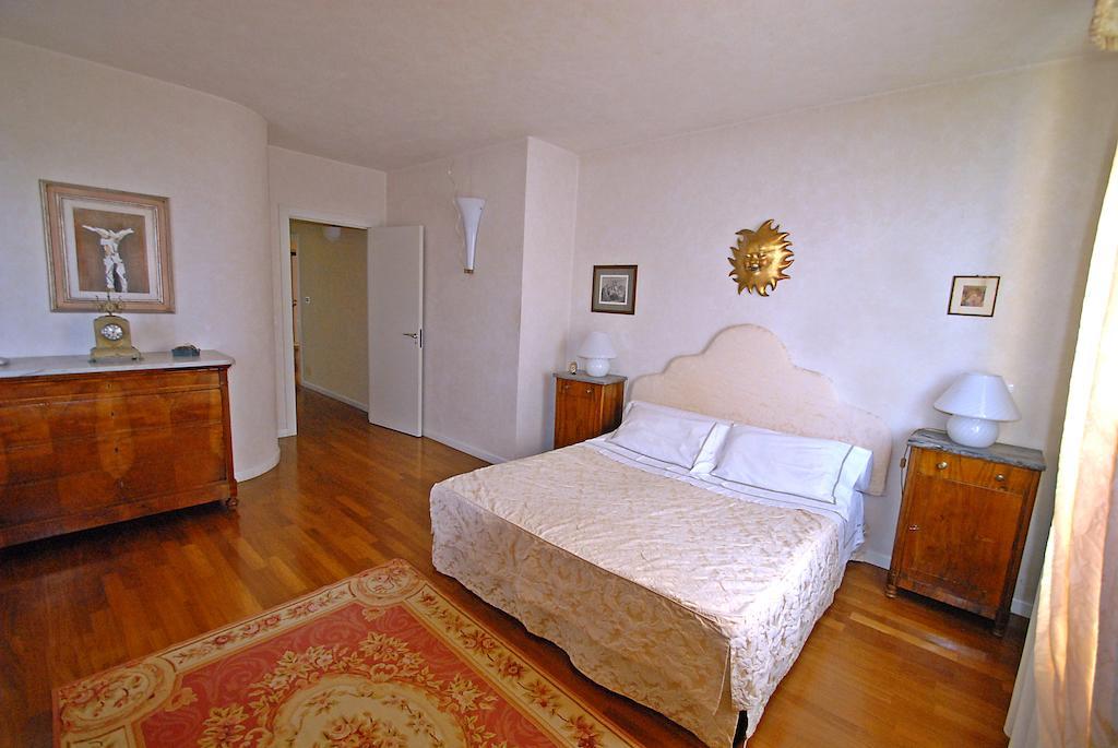 Villa Altar Bolano Bilik gambar