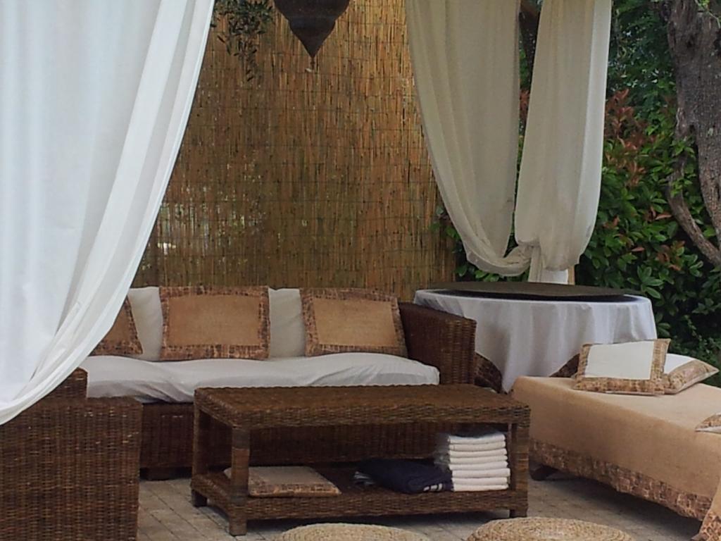 Villa Altar Bolano Bilik gambar