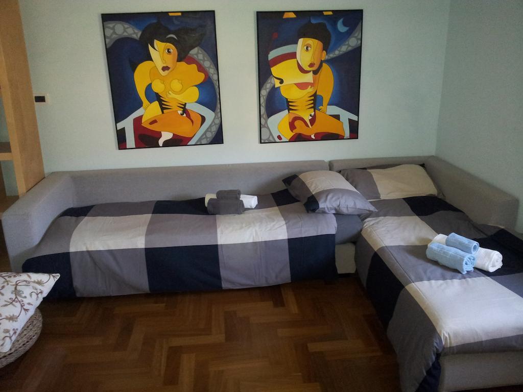 Villa Altar Bolano Bilik gambar