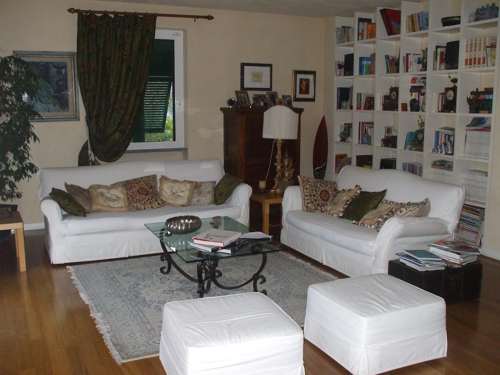 Villa Altar Bolano Bilik gambar